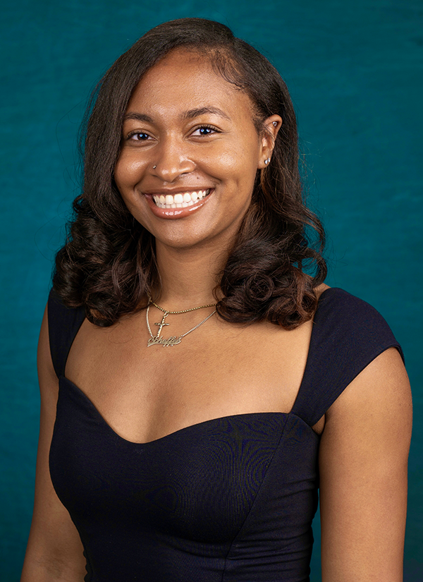 Madison Taylor Headshot
