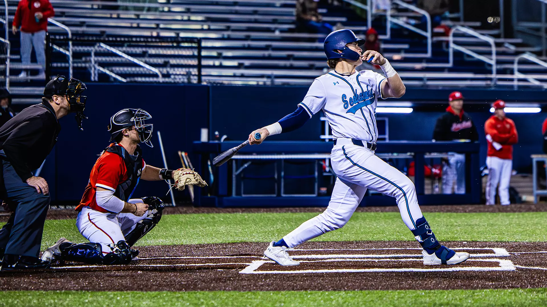 021726-baseball-action