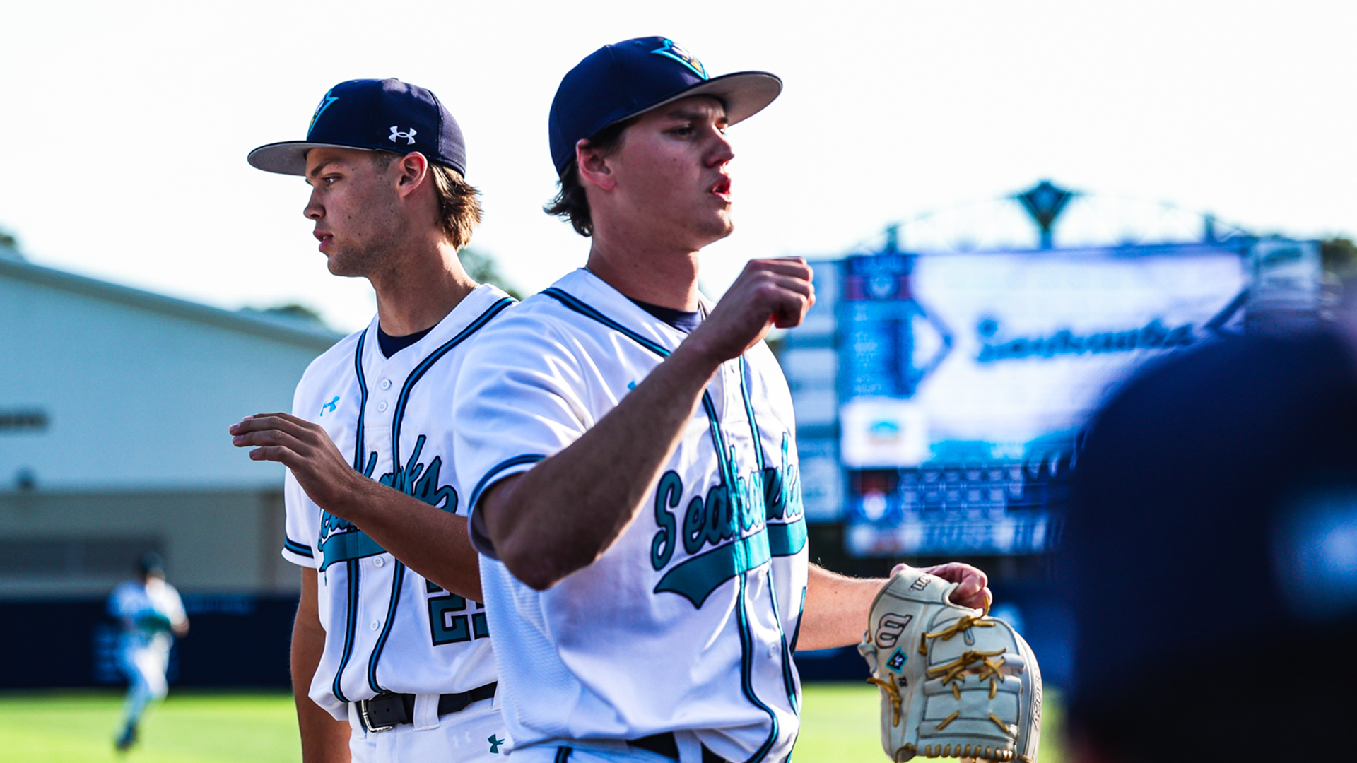 Allen gets congrats from his teammates