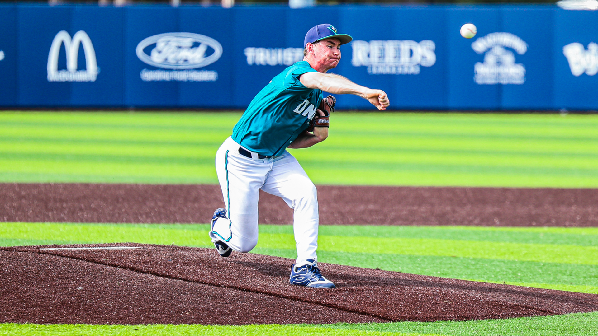 Thornton makes a pitch against Elon