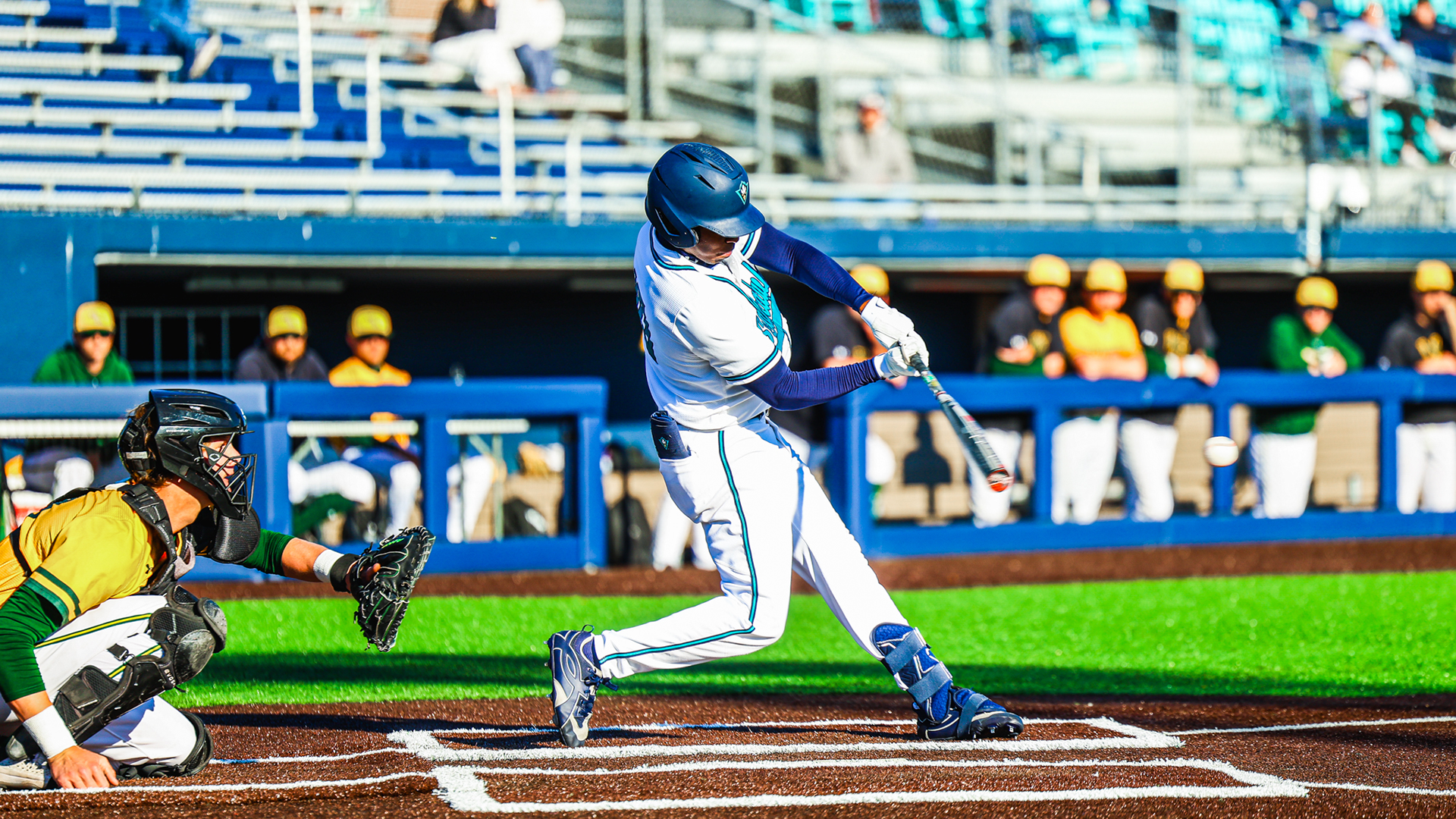 Jones homers against W&M