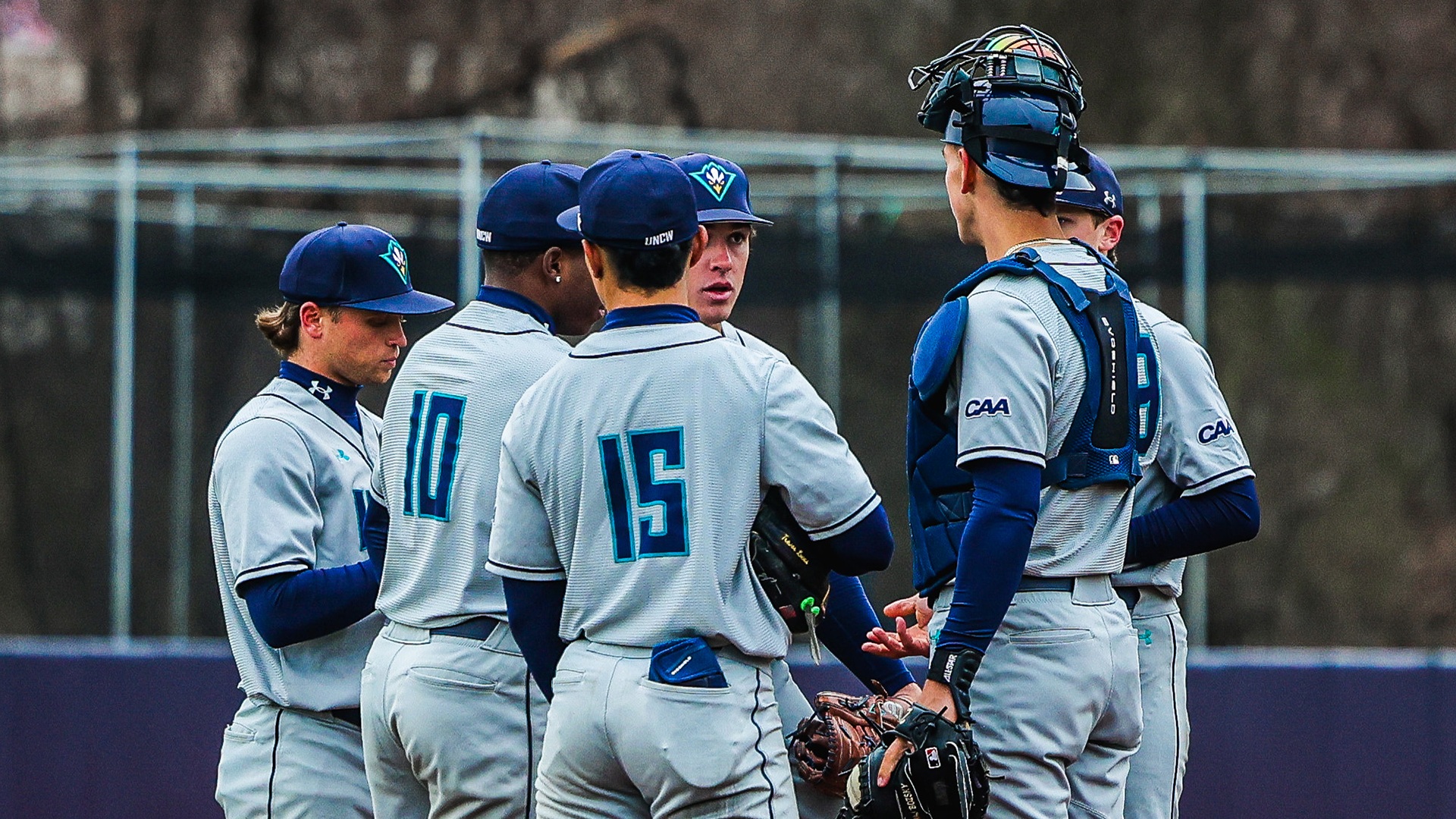 040226-huddle-Shaver