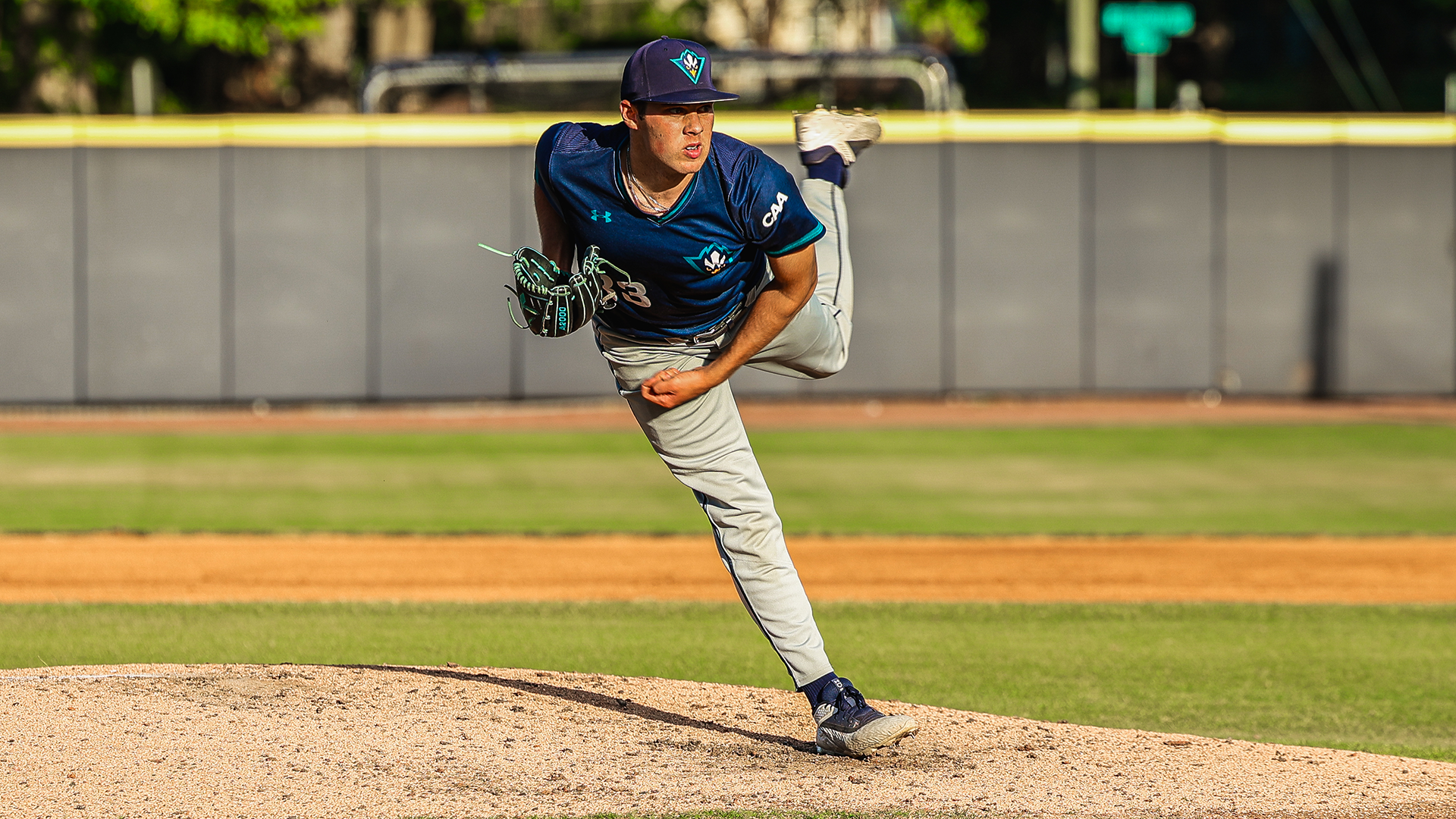 Williford dominates Aggies