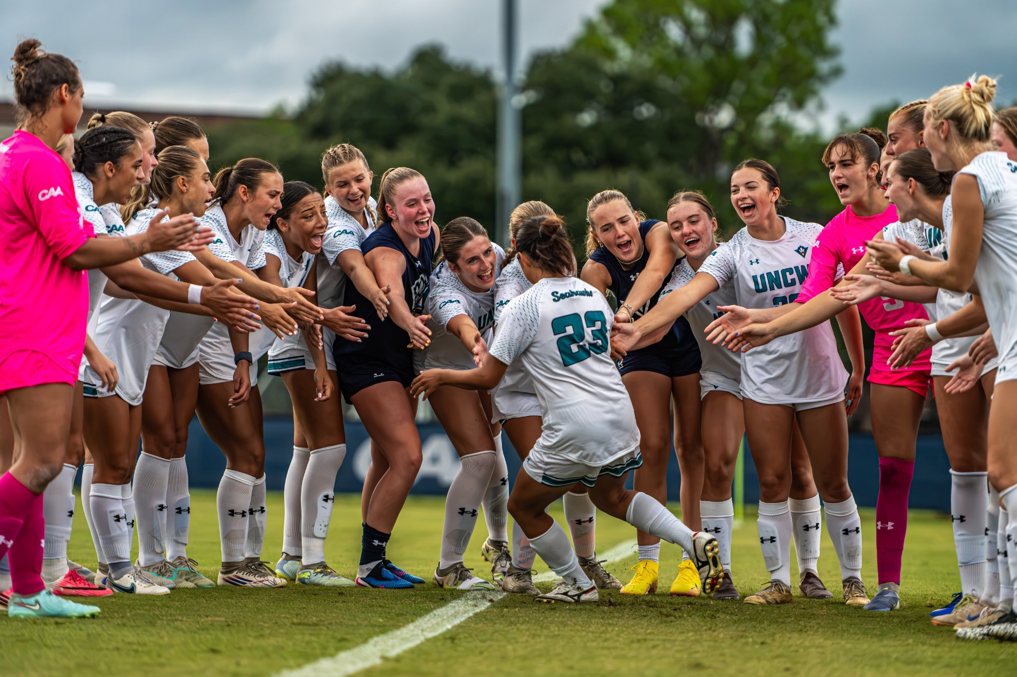Meg Umemoto running in starting lineup