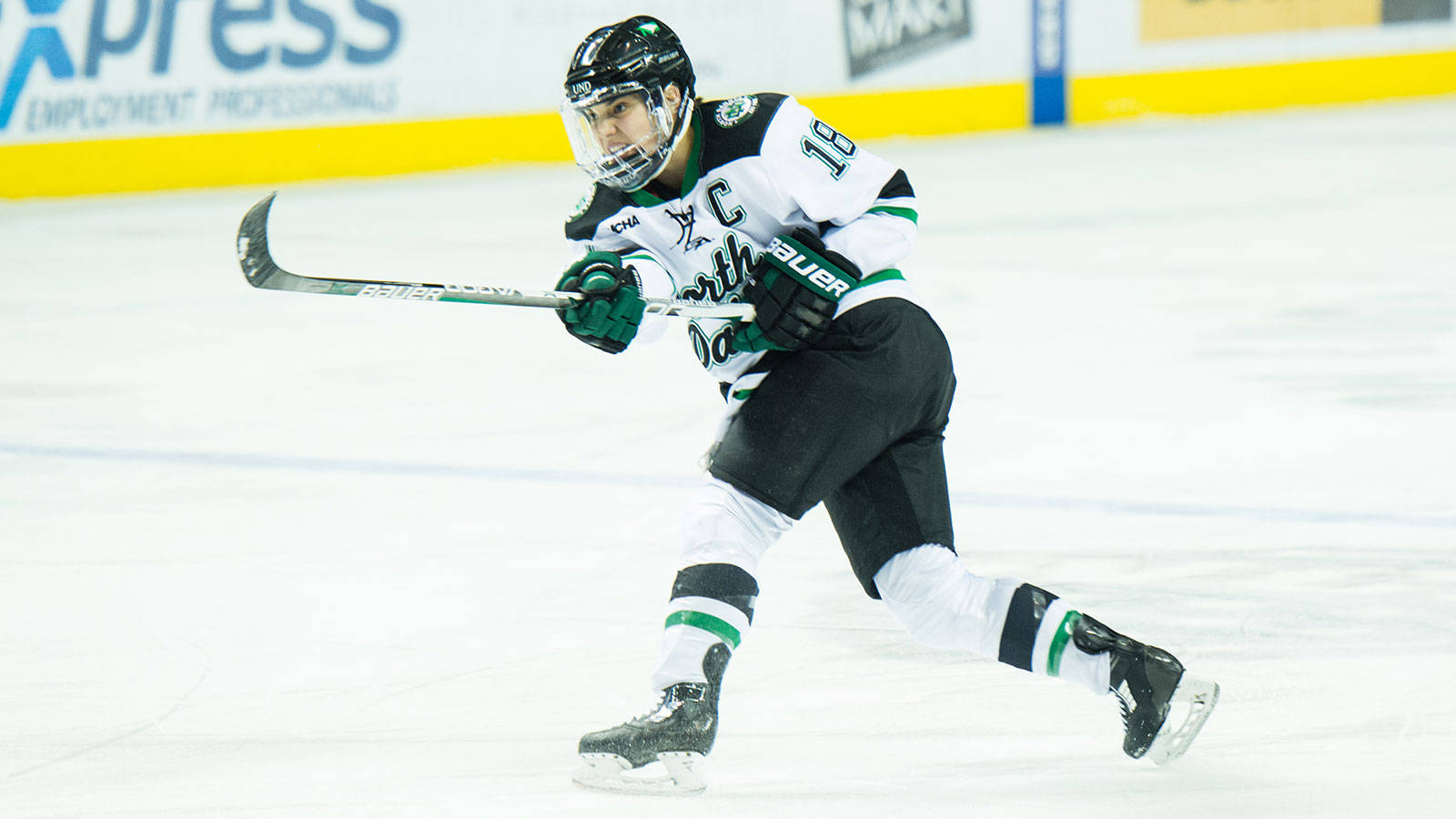 Krzyzaniak earns WCHA Postgraduate Scholarship