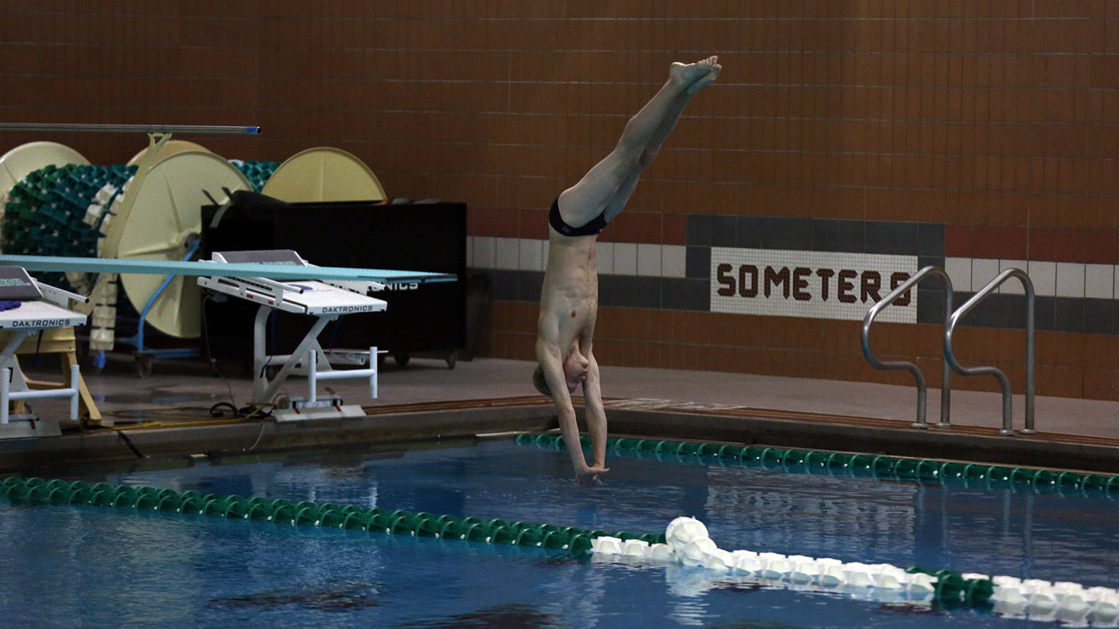 Freshmen duo dive into competition at NCAA Zones