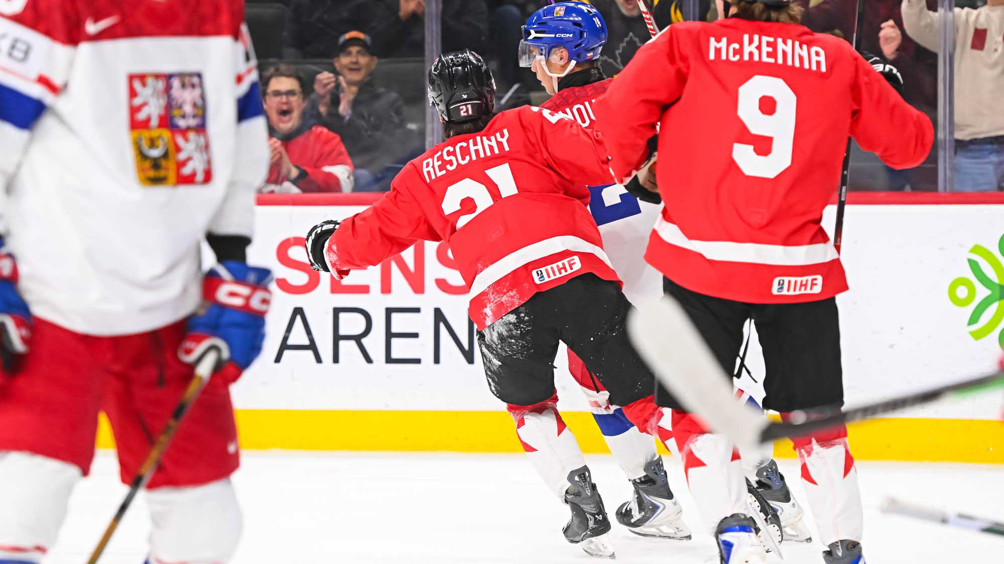 010426_Reschny_Goal_WJC