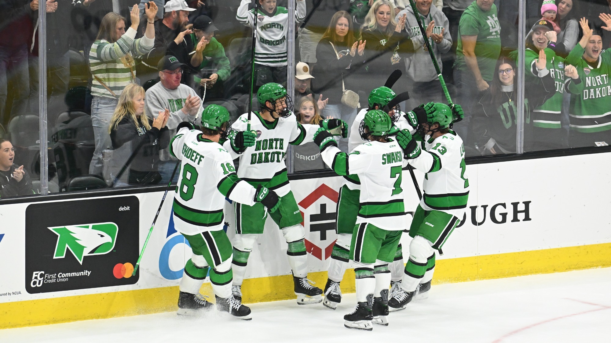 101026_HKY_Goal_Cele