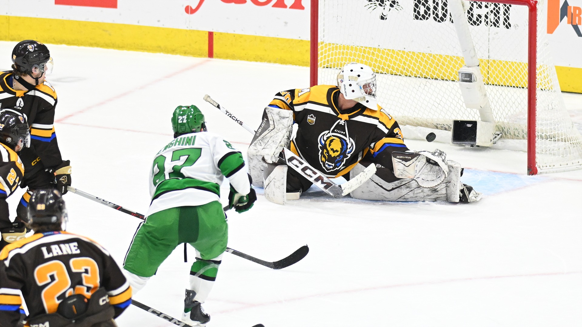 100426_HKY_Menghini_Goal