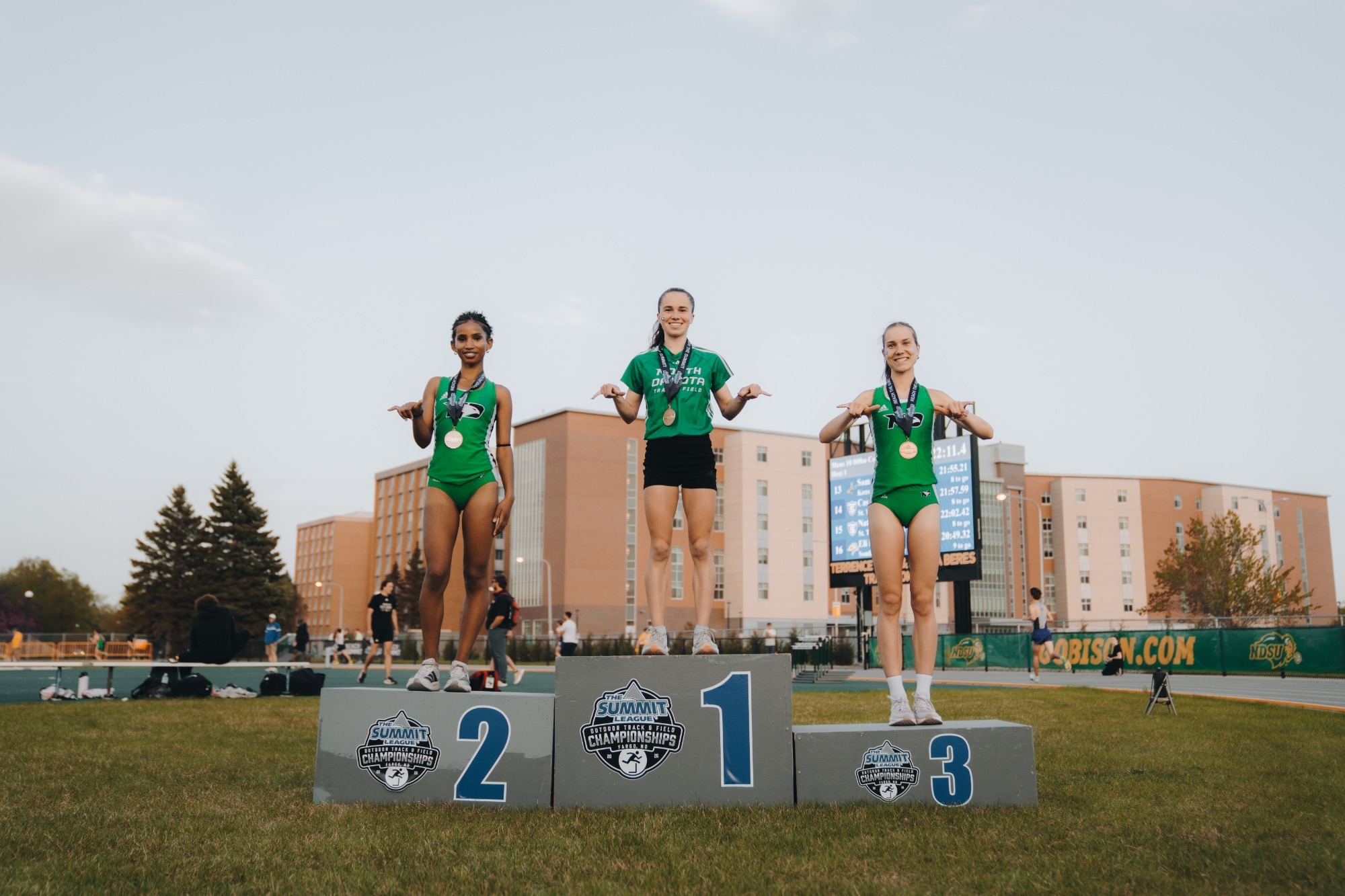 051426_TF_10000_Podium