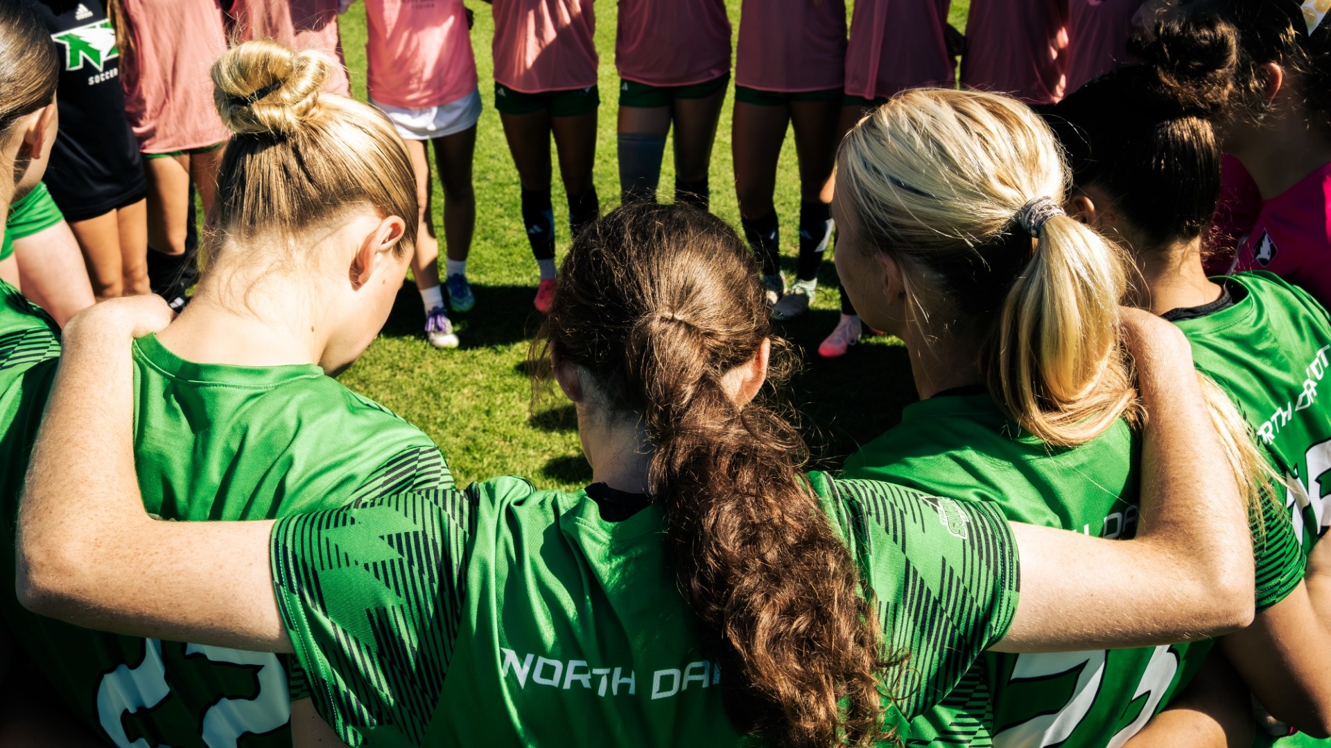 UND Soccer Huddle