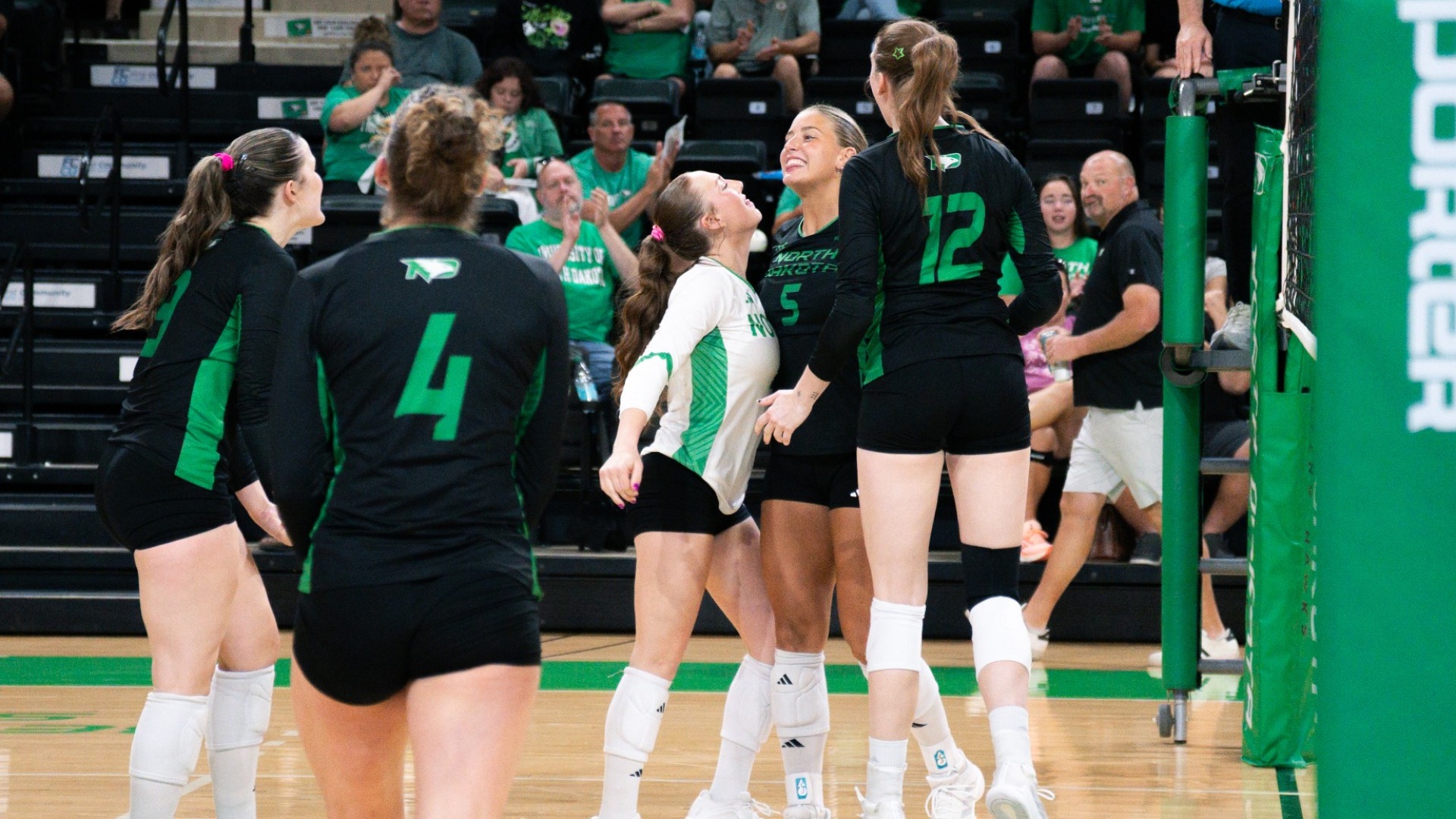 UND Volleyball celly