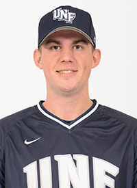Derek Vail headshot