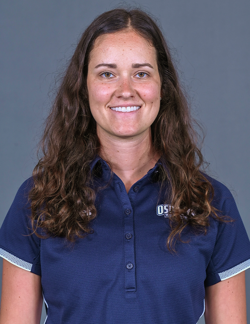 Claire Darnell 2022 headshot