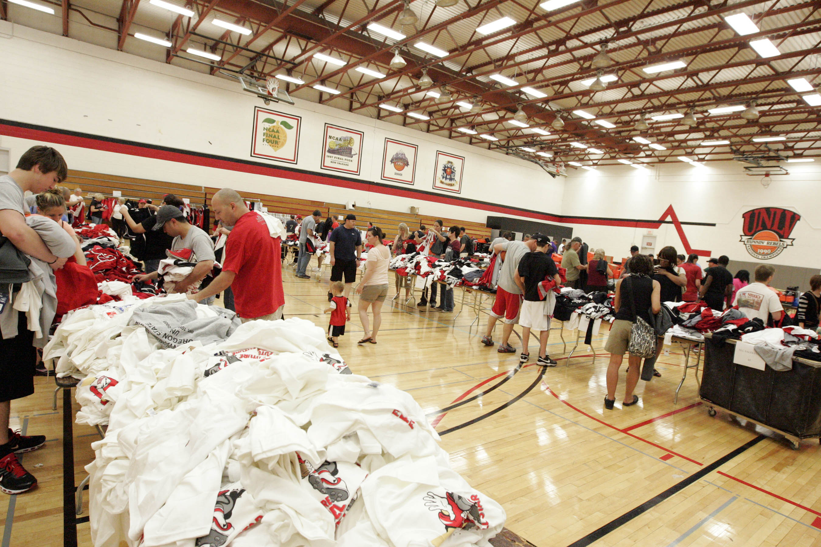 FanFavorite UNLV Apparel Sale Returns April 29! University of Nevada