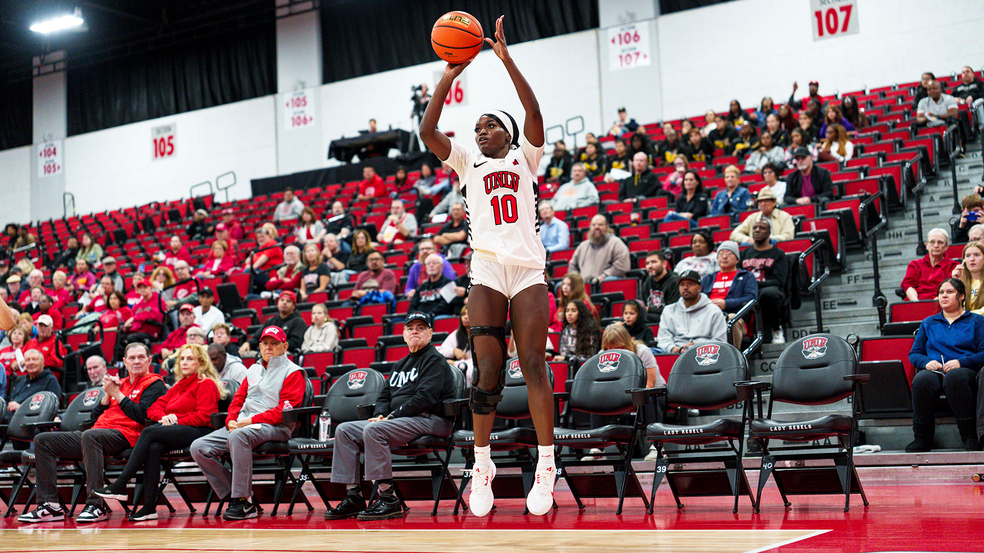 Jasmyn Lott vs Utah State