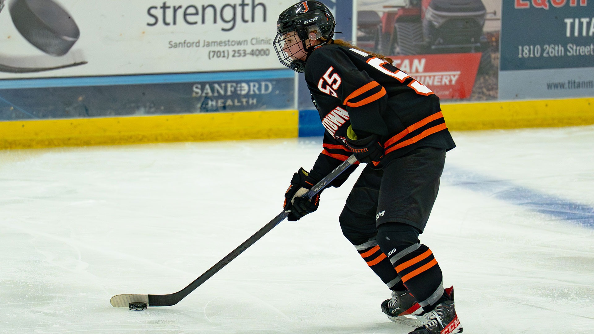 Jimmie women's hockey lost 5-3 to Minot State on Saturday, November 15, 2025