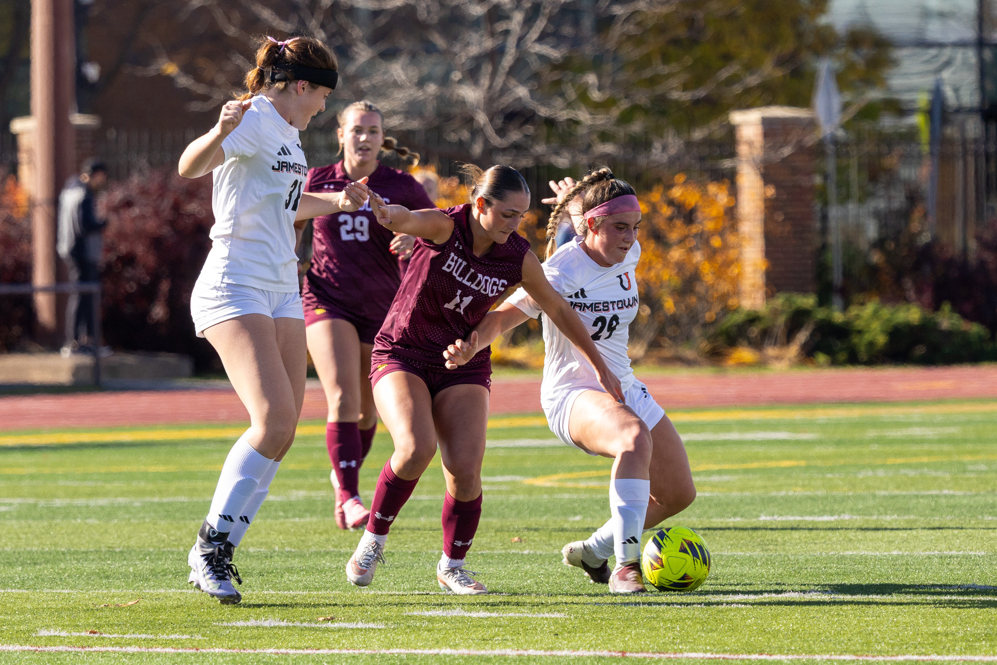 Bailey Fox battles with possession against a Bulldogs vs. Minnesota Duluth (10/25)