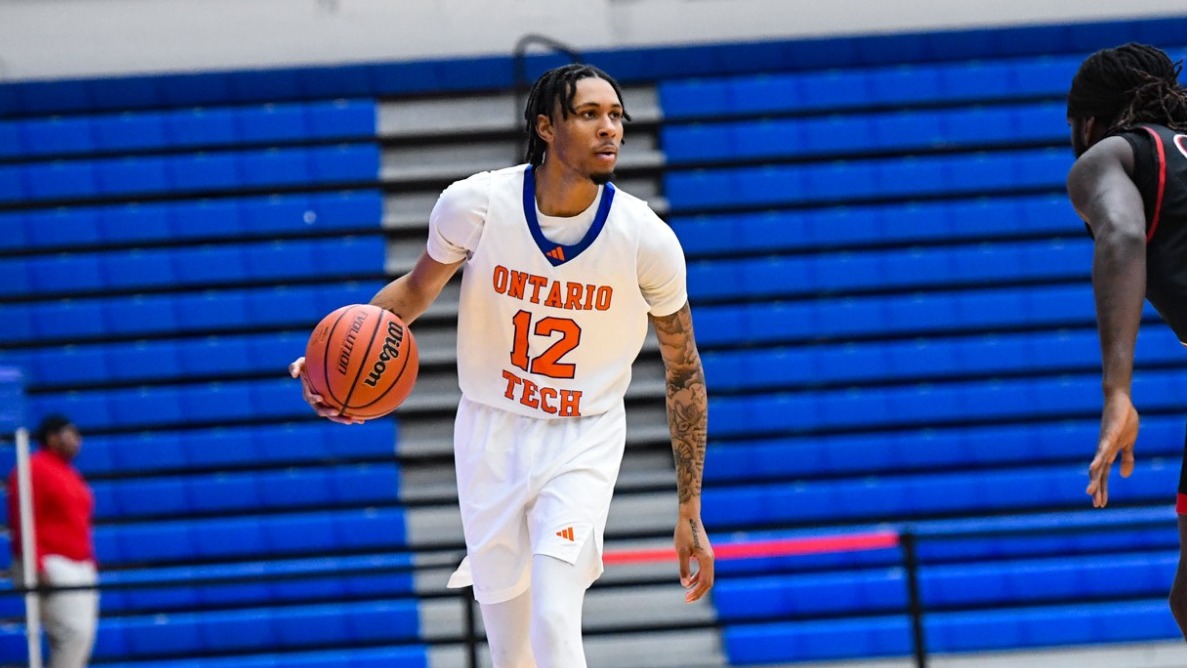 Keon Baker with basketball