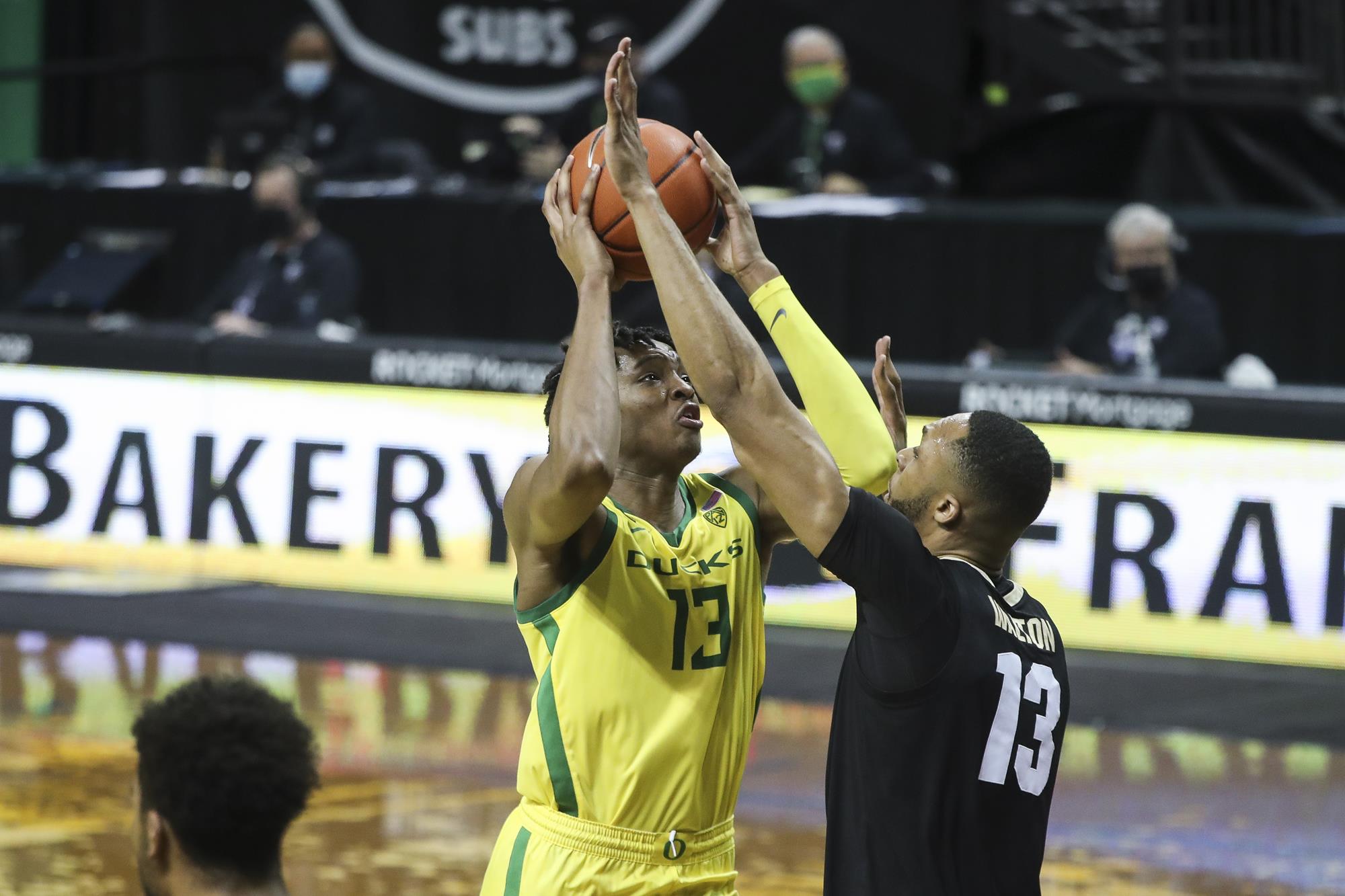 Chandler Lawson Men's Basketball University of Oregon Athletics