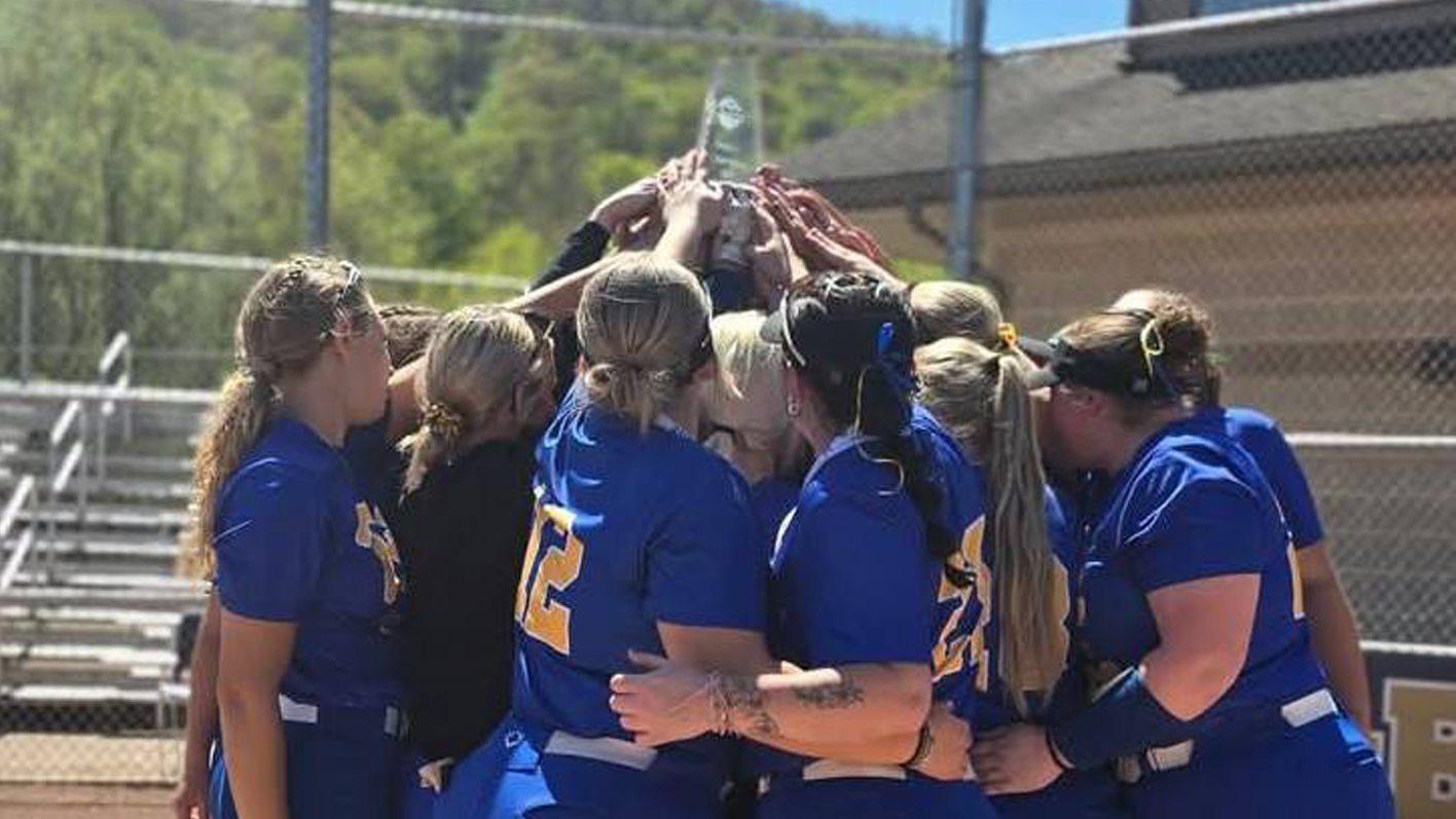 AMCC Champs Trophy Huddle