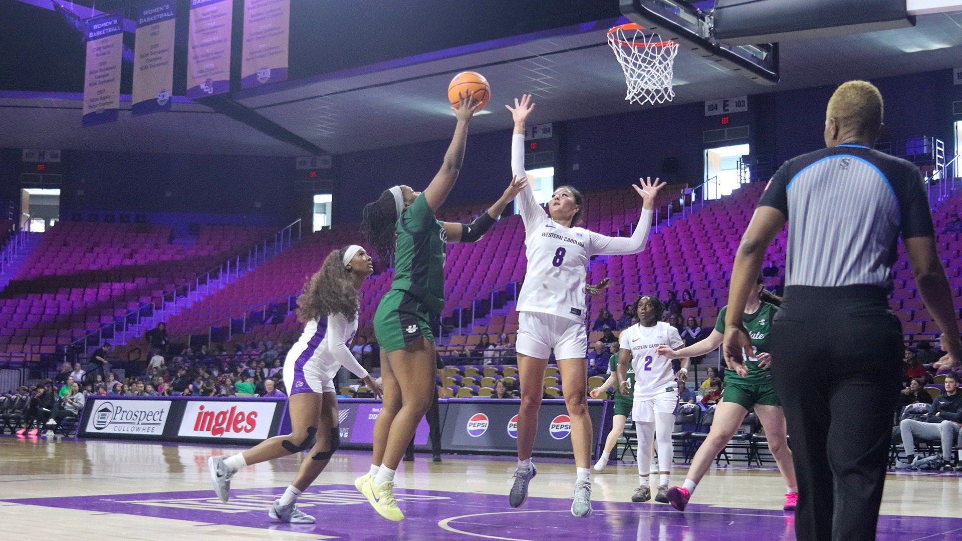 Zora Fray-Chinn Hook Shot vs. Western Carolina 3Q 2025 - RF