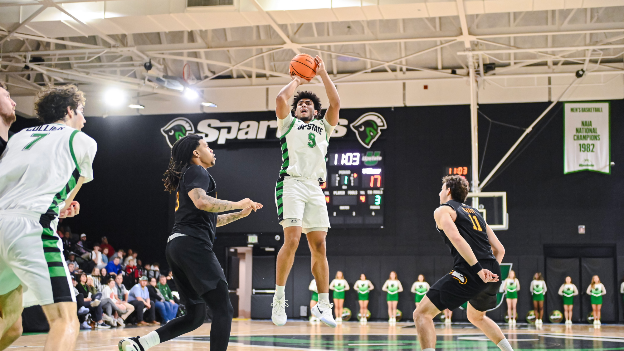 Mason Bendinger going for the mid-range jumper against Winthrop (1/10/25)