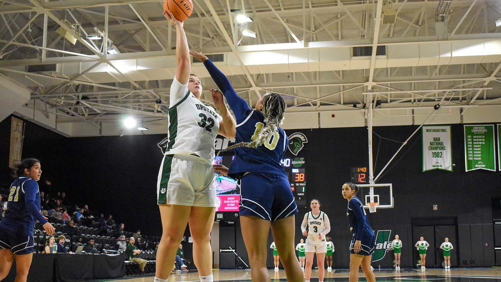 Madison Miller Hook Shot vs. Charleston Southern 2Q 2026 - CH