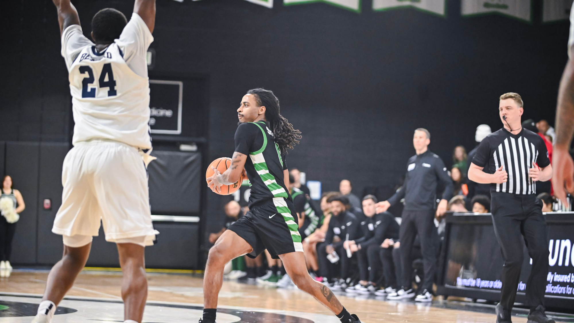 Tyler Smith looking for the open man