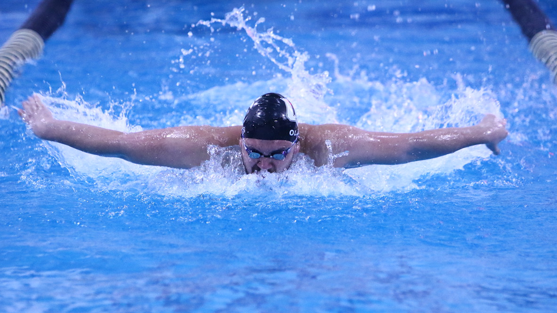 tomas olivos swimming