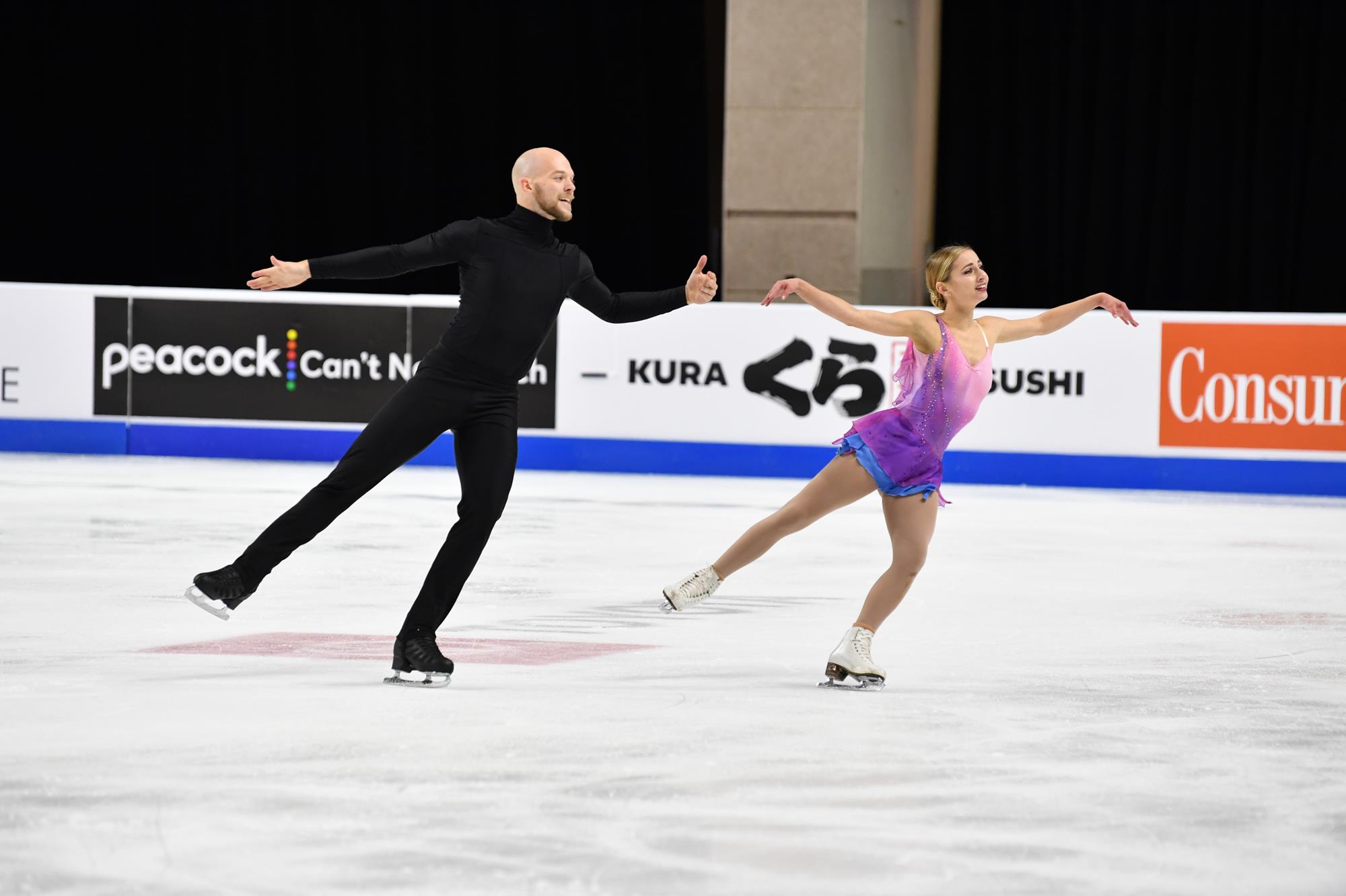 Tarah Kayne and Danny O'Shea skate Short Program at 2020 Guaranteed Rate Skate America