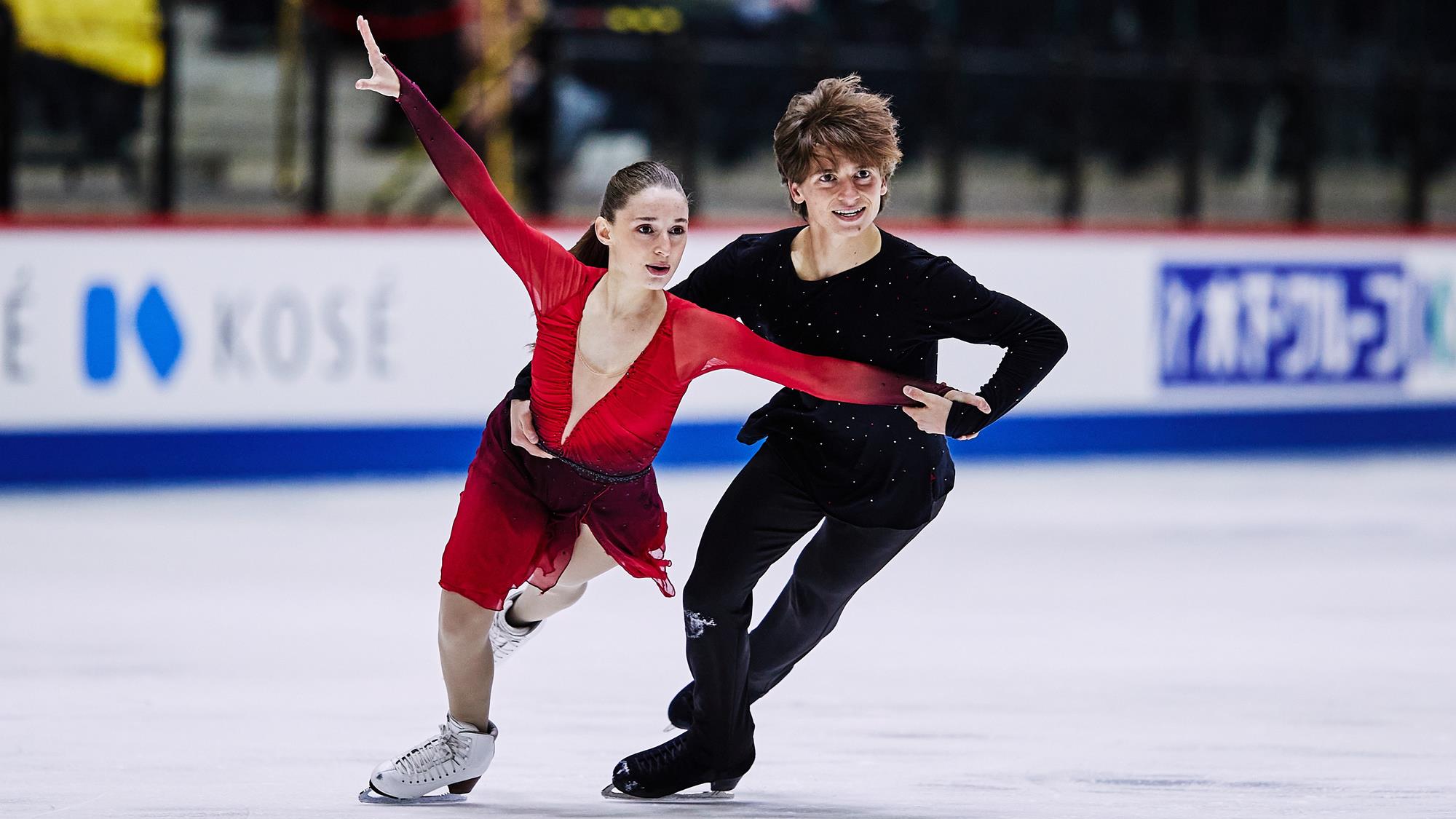 Oona Brown (left) and Gage Brown (Right) skate close together at the World Junior Championships.