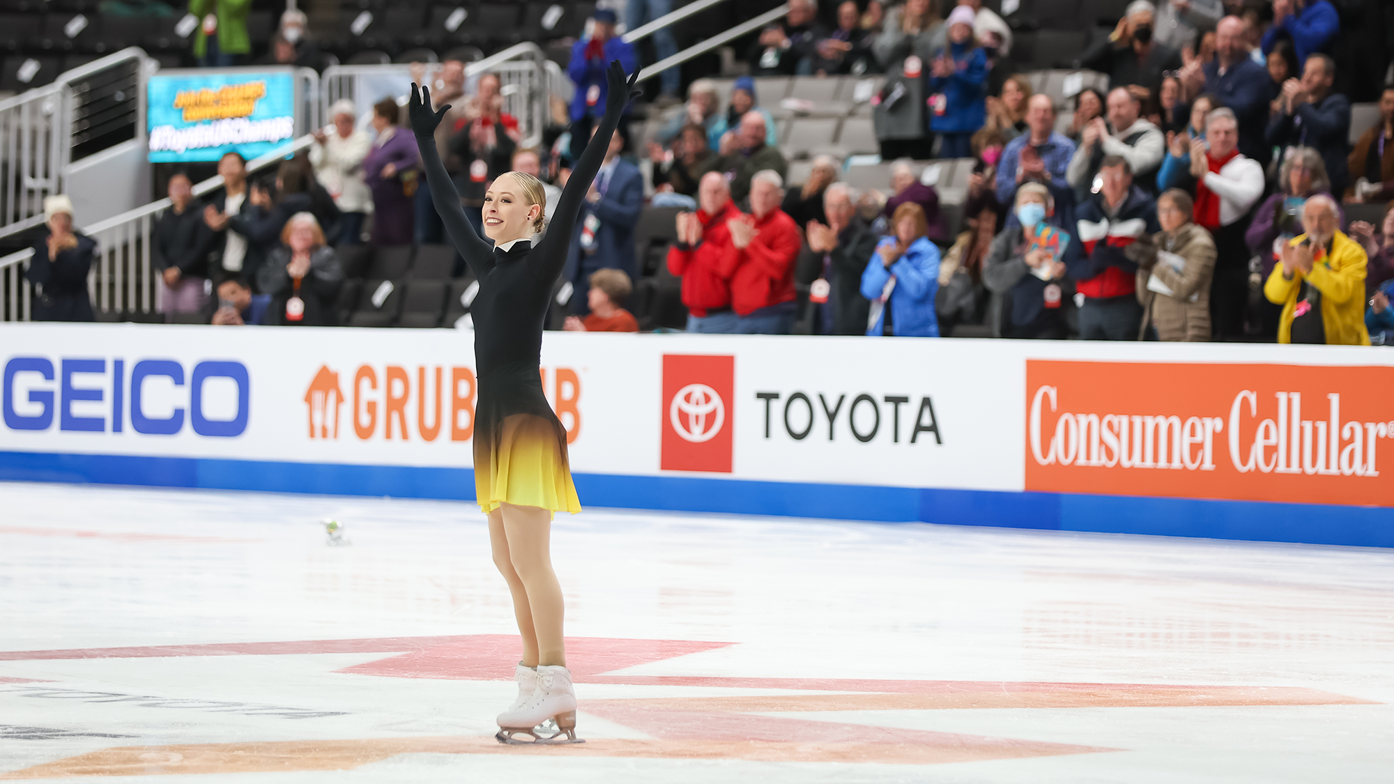 Bradie Tennell receives a standing ovation after her short program at the 2023 Toyota U.S. Figure Skating Championships.