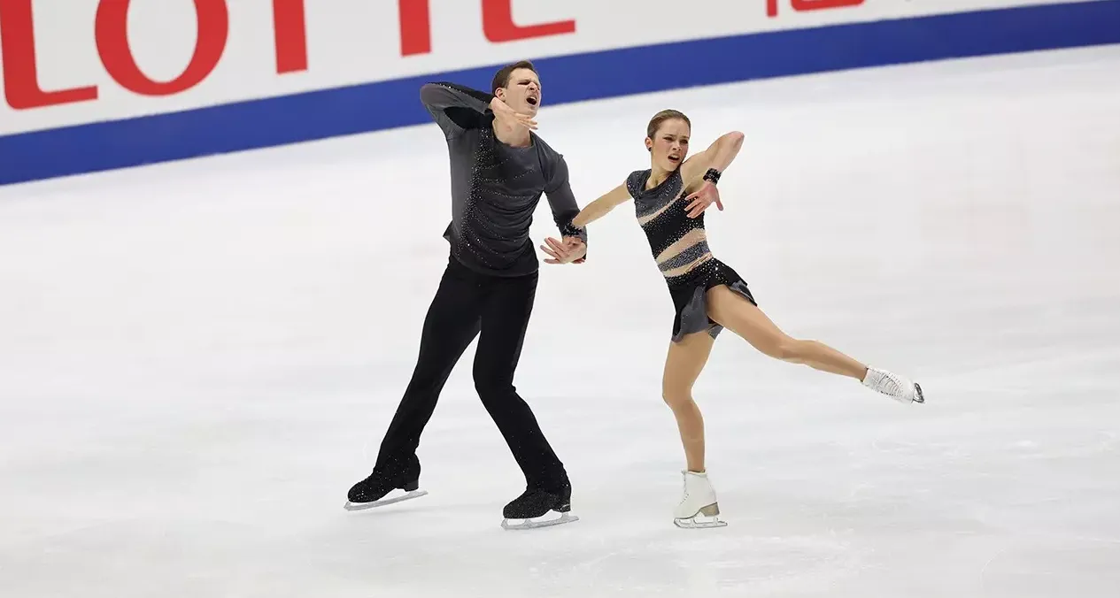 Alisa Efimova and Misha Mitrofanov display raw emotion.