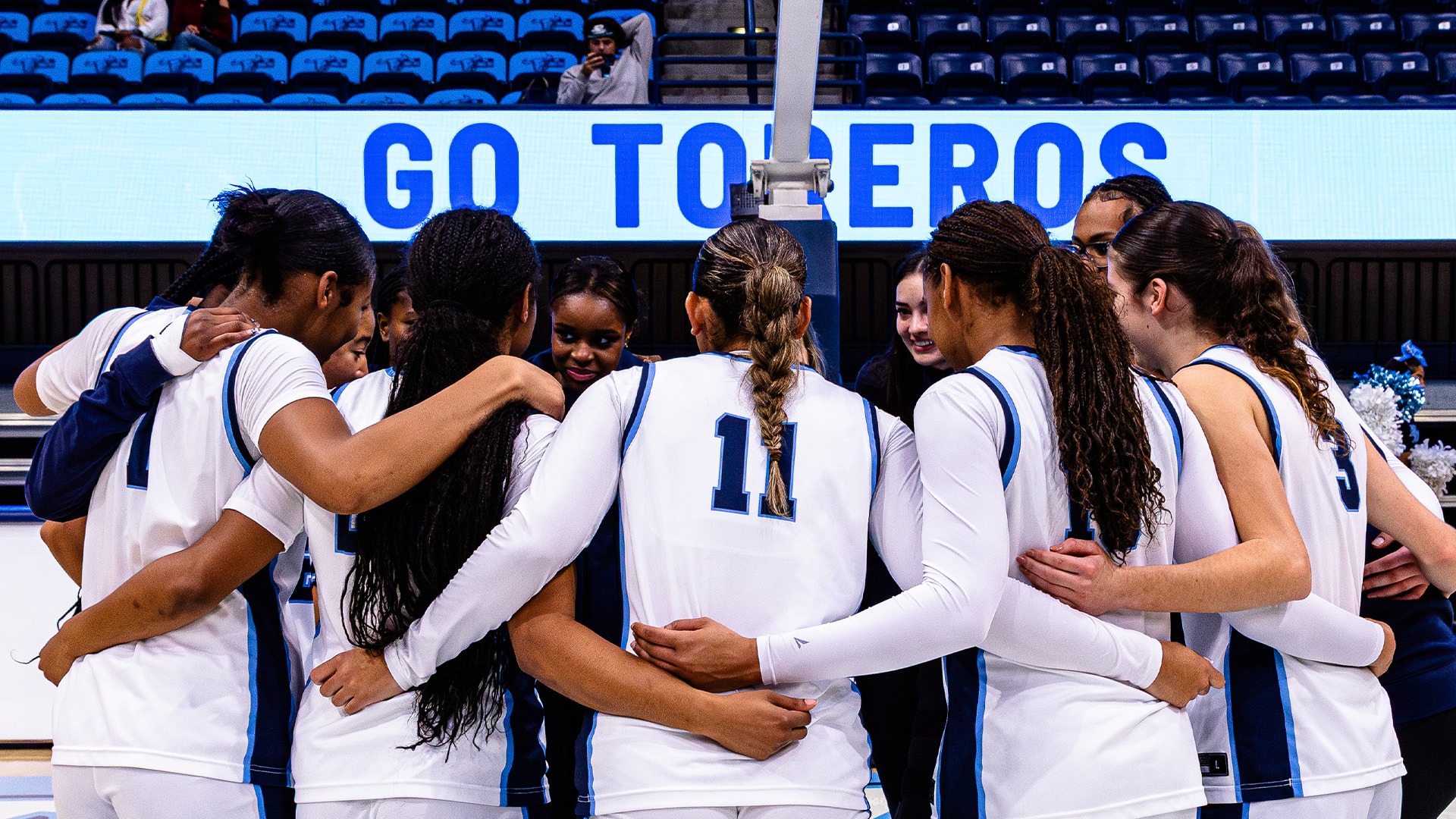 WBB Huddle vs UCR