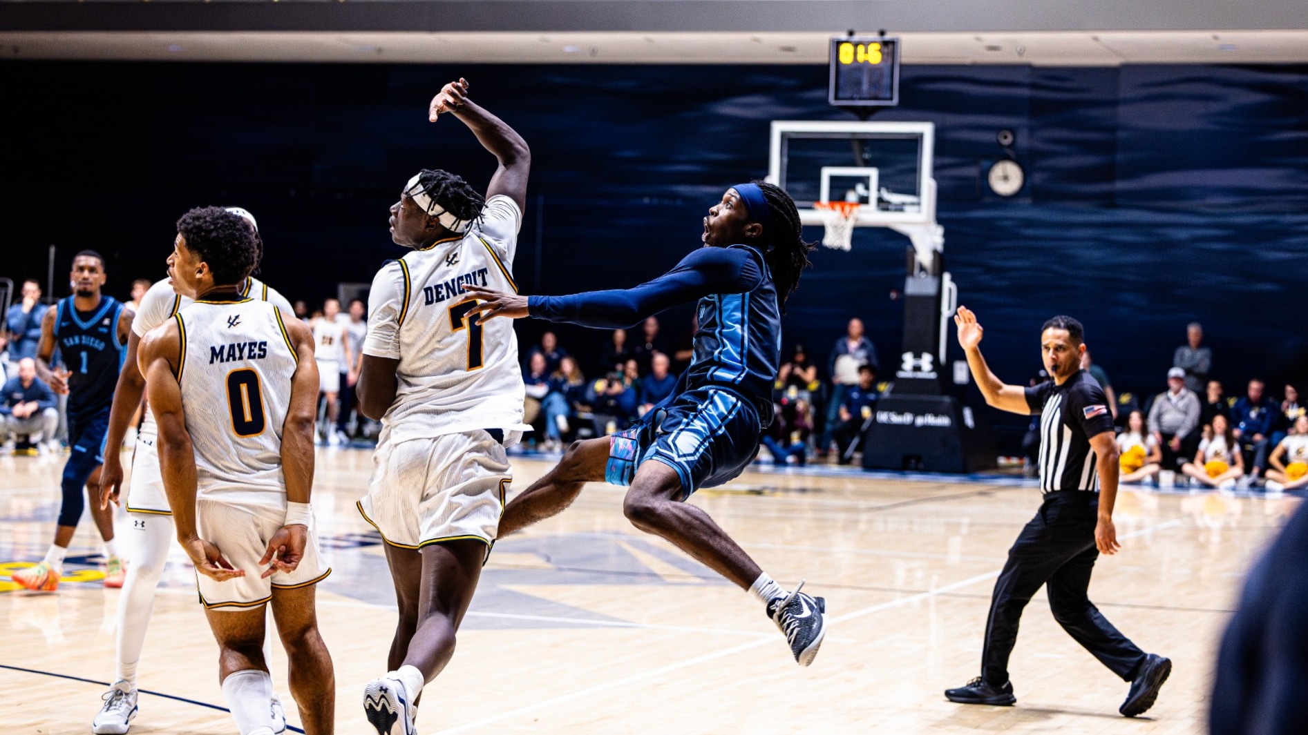 Ty-Laur Johnson game-winning shot at UCSD