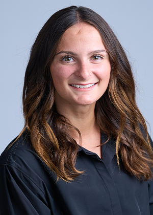 hannah waters headshot