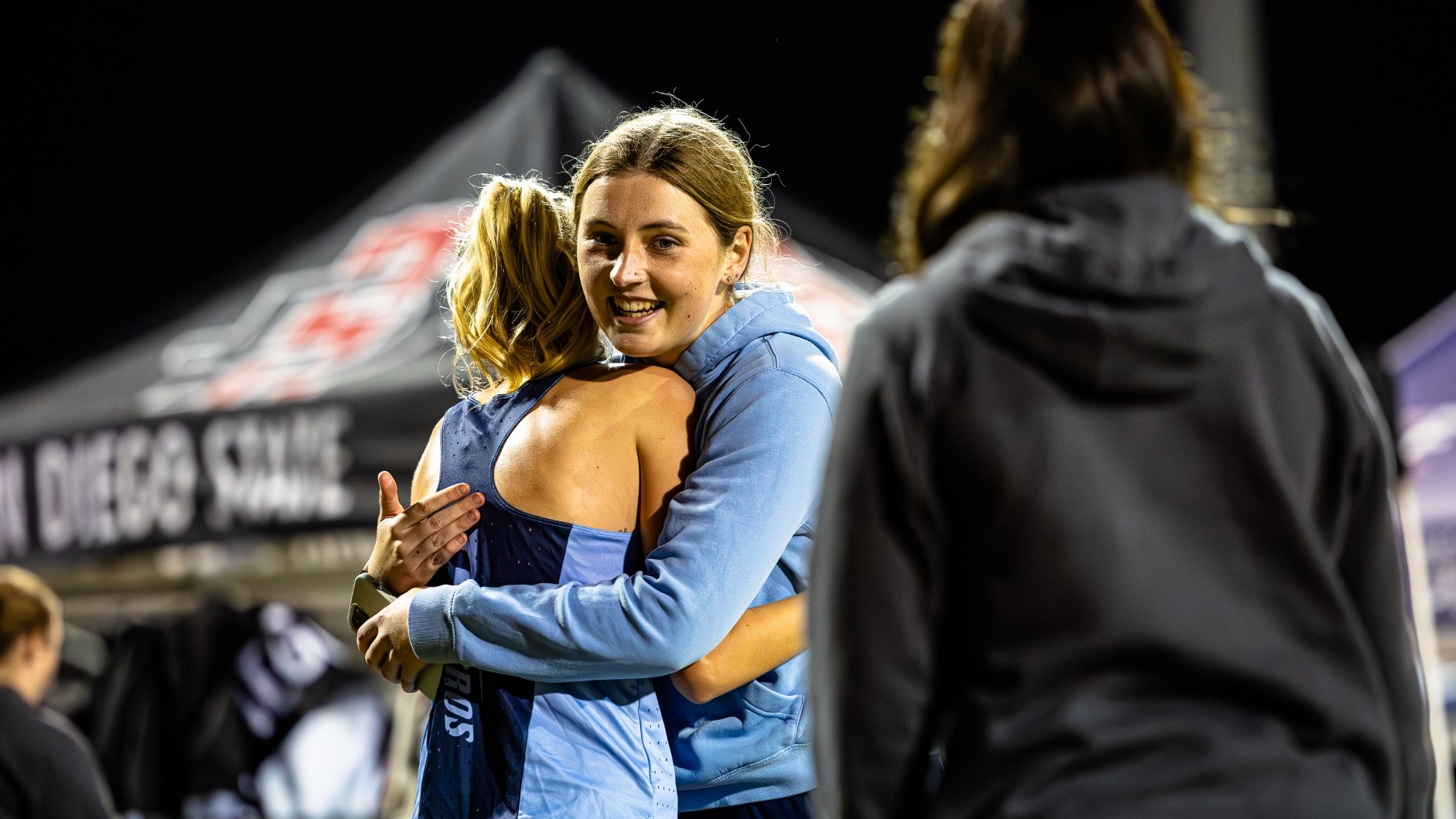 Isabelle Jarosek Senior embrace