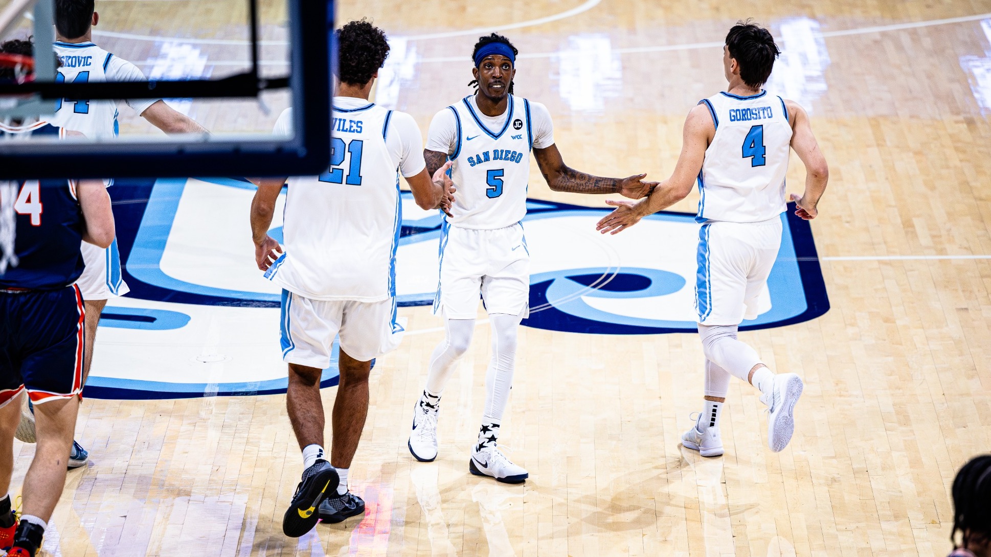 Ty-Laur Johnson and teammates vs. Pepperdine