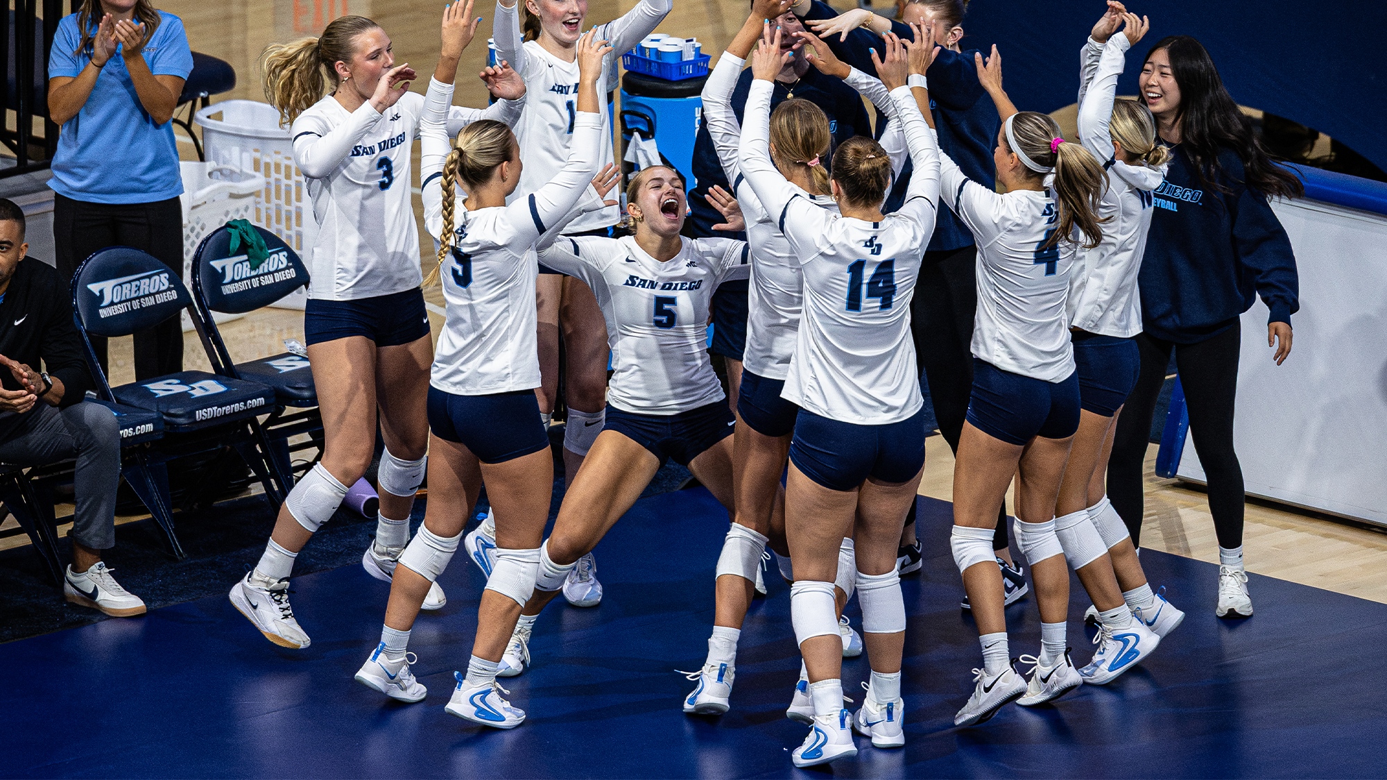 kalli lipo celebrates vs. saint mary's 9/26/26 - credit thomas christensen