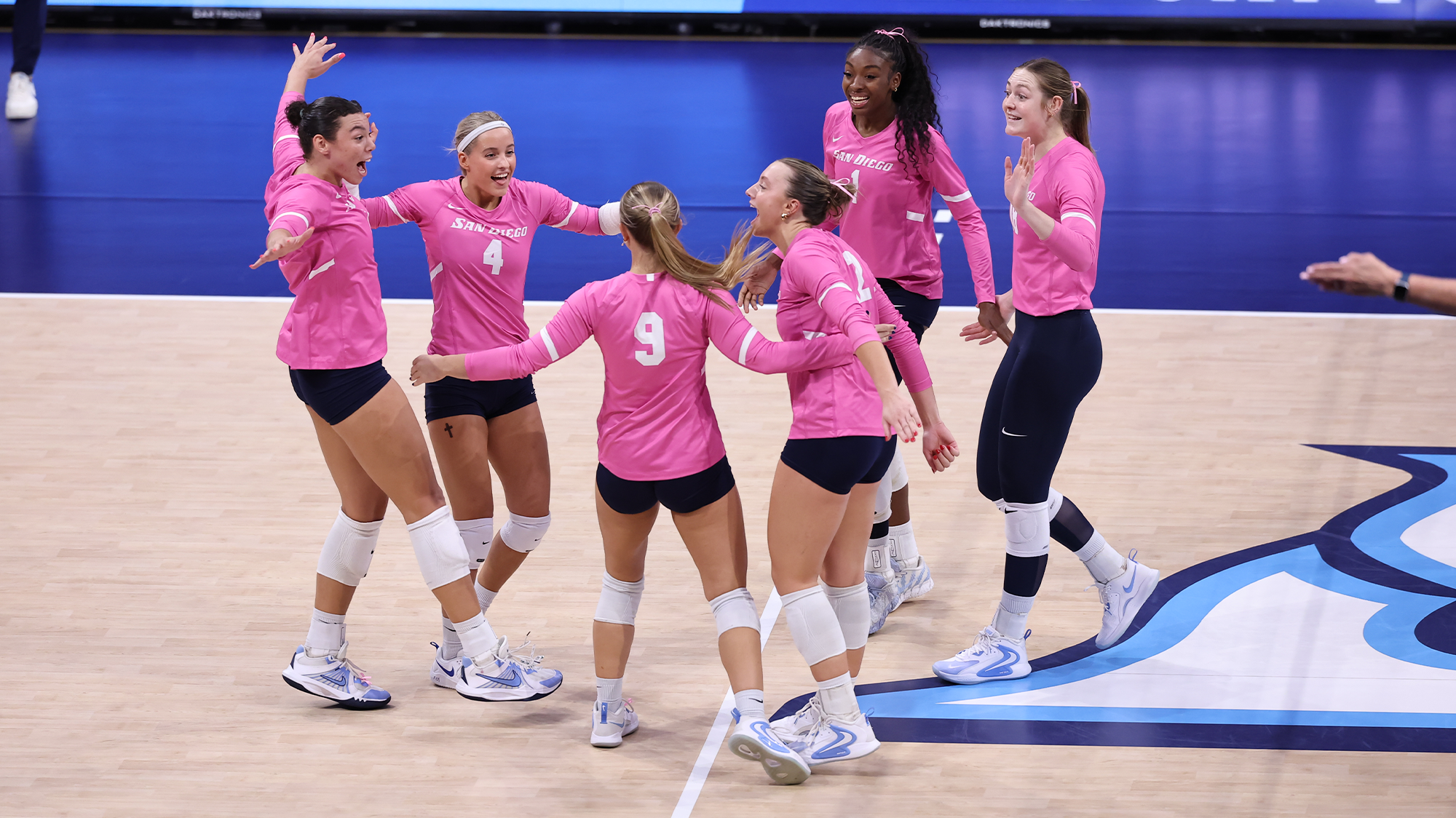 usd volleyball celebrates vs. san francisco 10_29_26 - credit thomas christensen