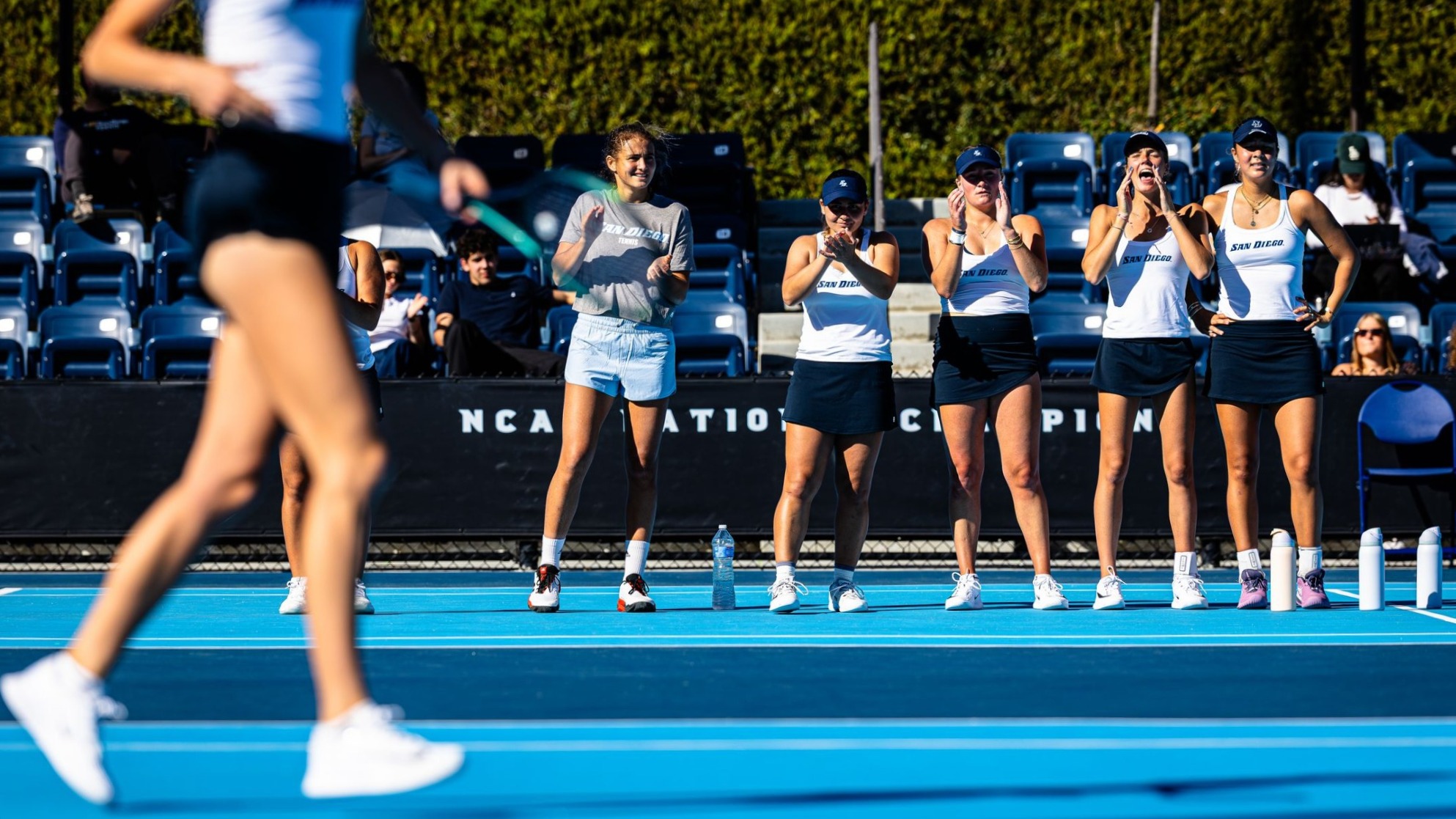 USD Women's Tennis cheering general