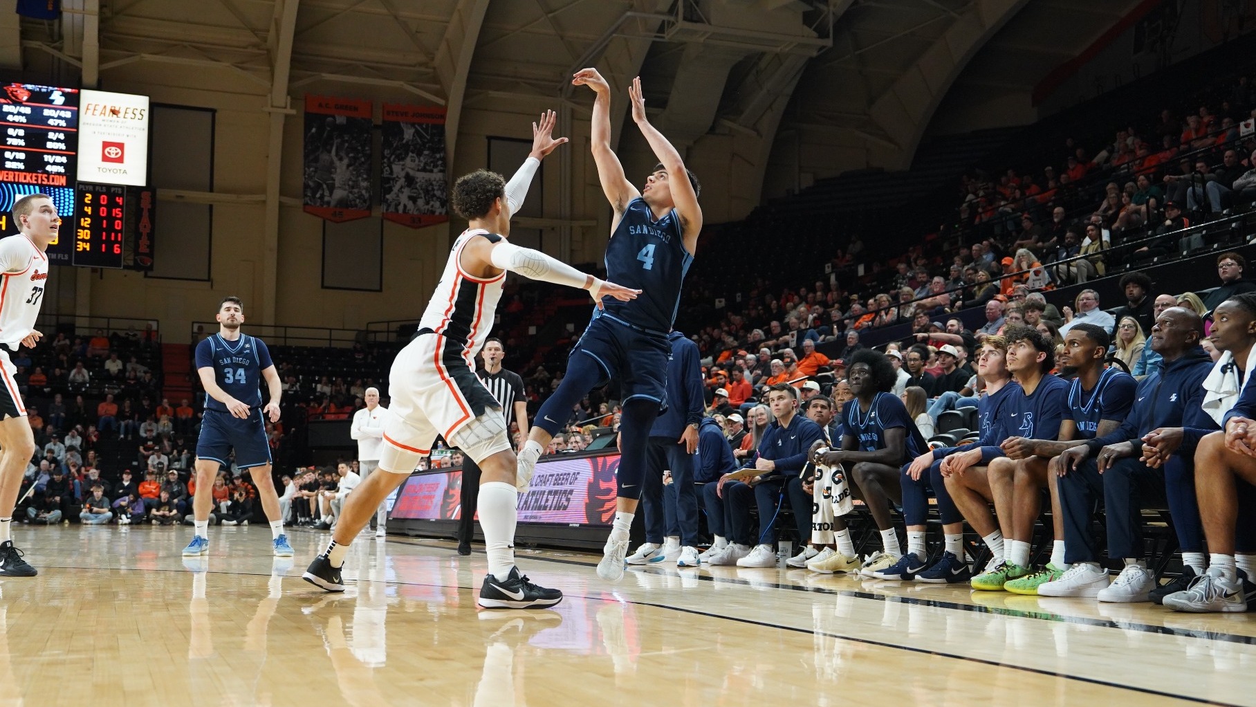 Juanse Gorosito Fadeaway at Oregon State