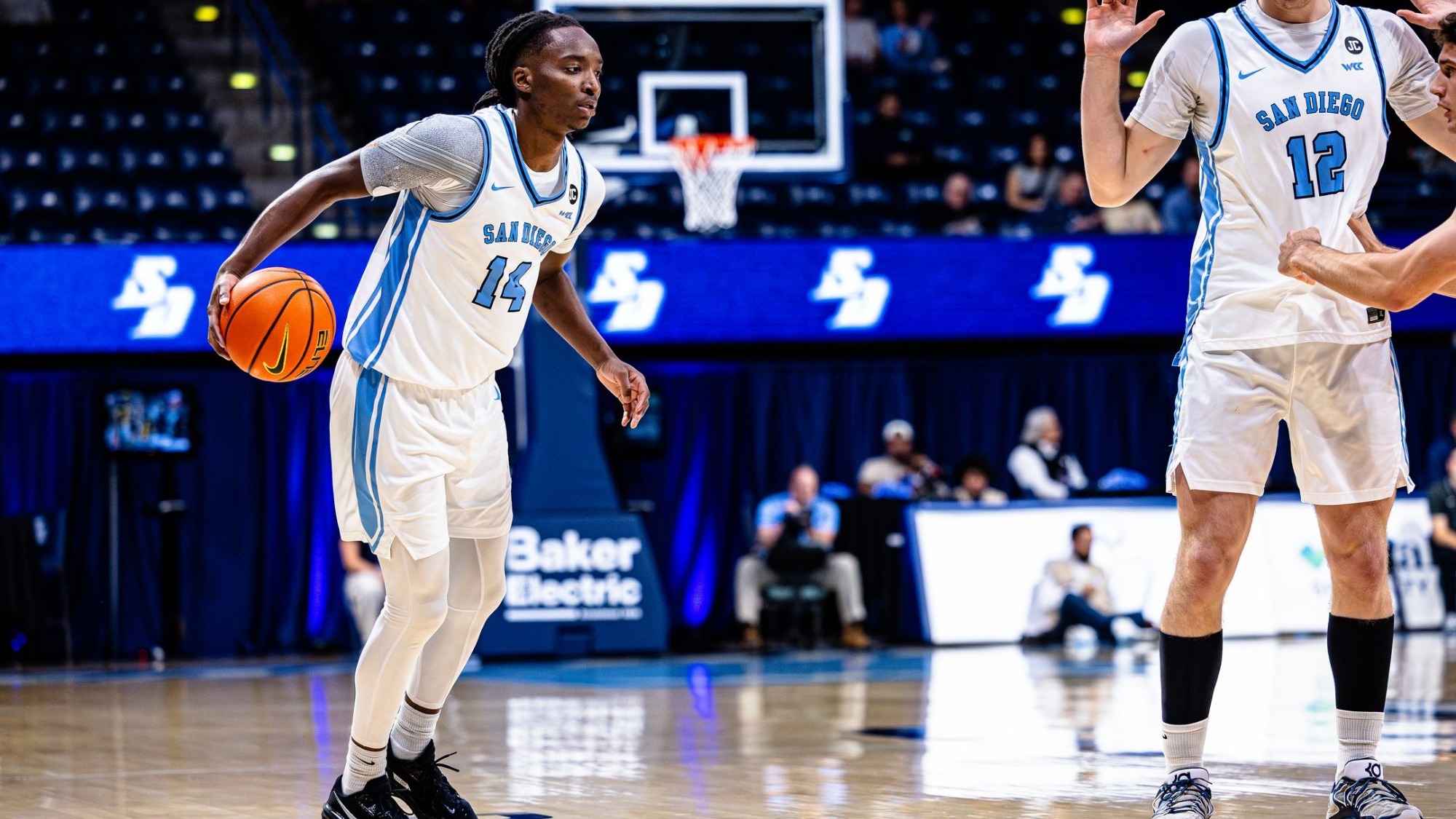 Dominique Ford Dribble