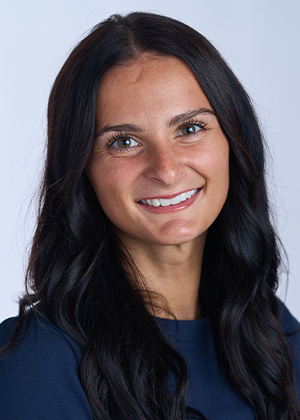 hannah waters headshot