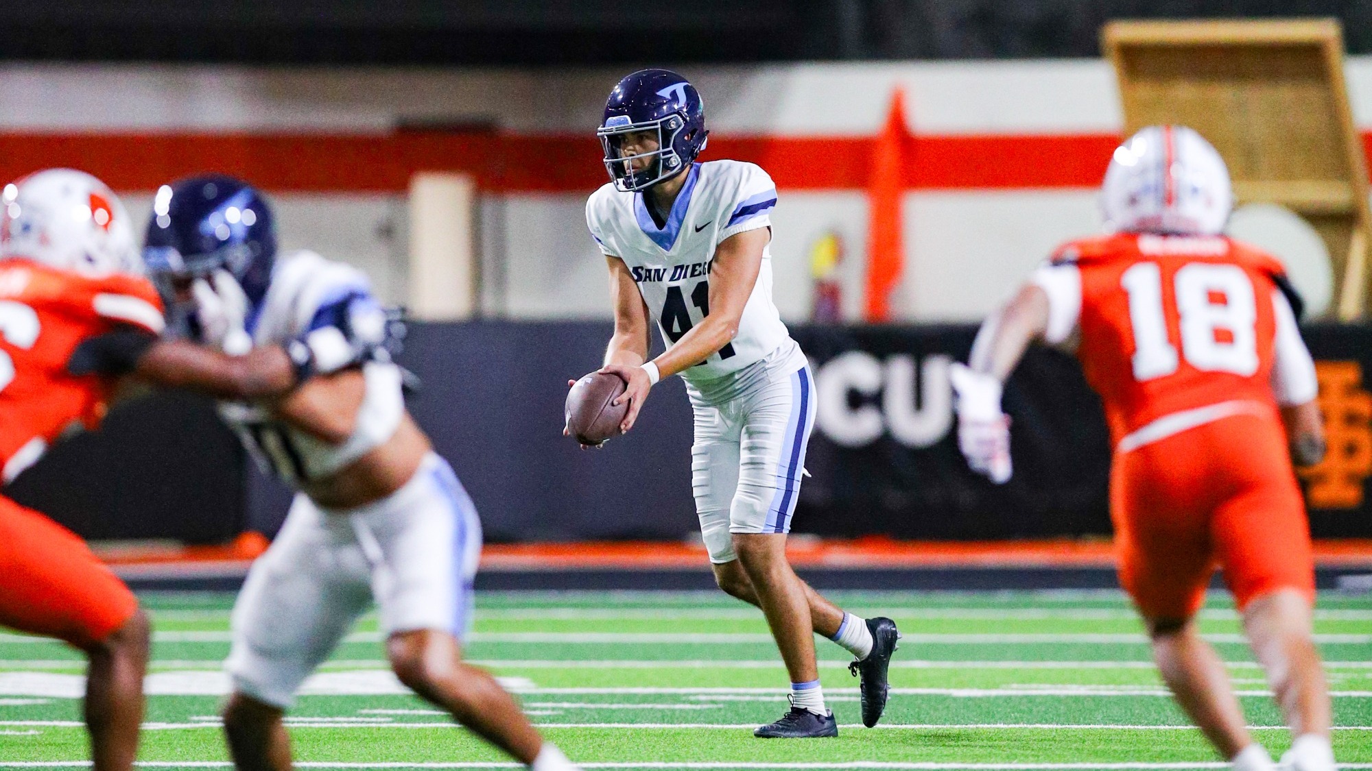 Emiliano Salazar Punting