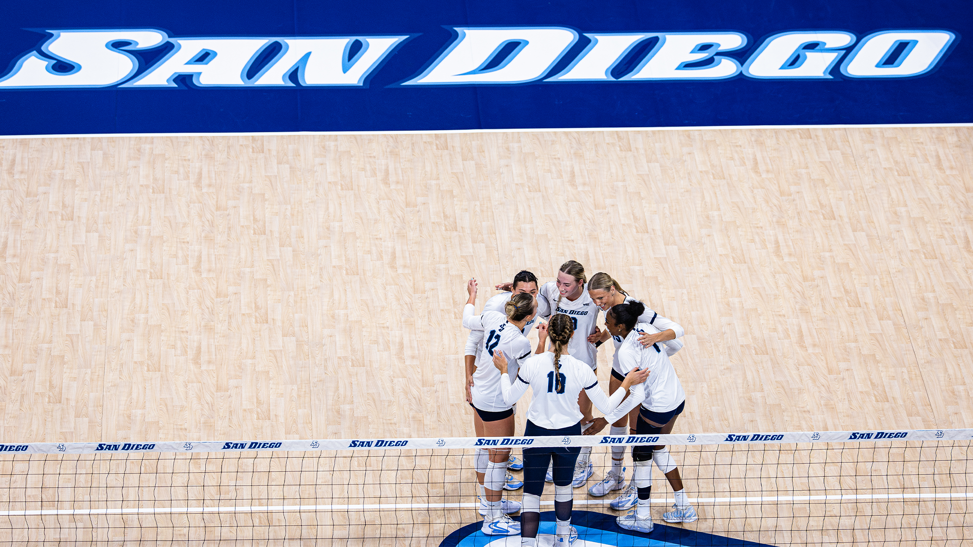 usd volleyball team huddle vs. arizona 9_17_26_
