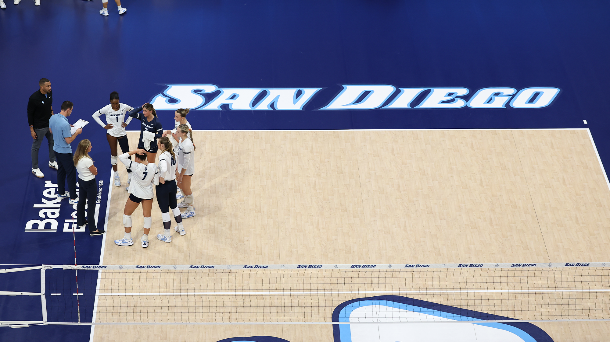 usd volleyball vs. saint mary's 10/15/26 - credit thomas christensen