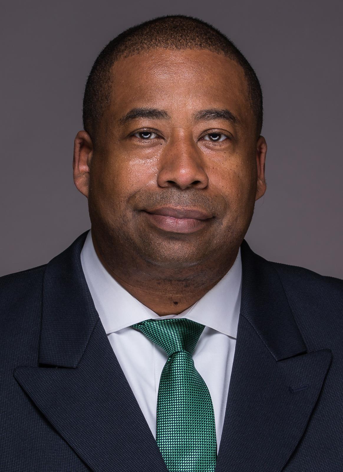 Larry Dixon. 18-USF Headshots