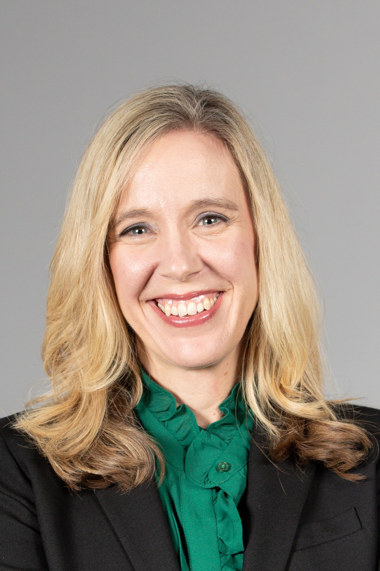 Kris Pierce Headshot 